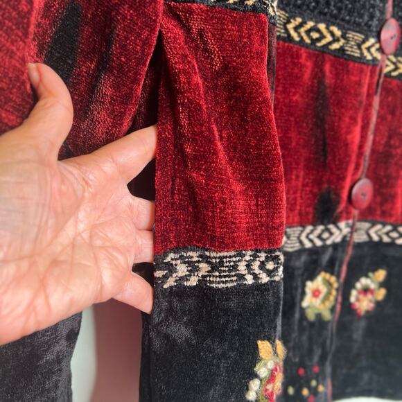 Vintage Boho Embroidered Velvet Jacket Red Black Artsy Patchwork Jacket Size M - Picture 8 of 13